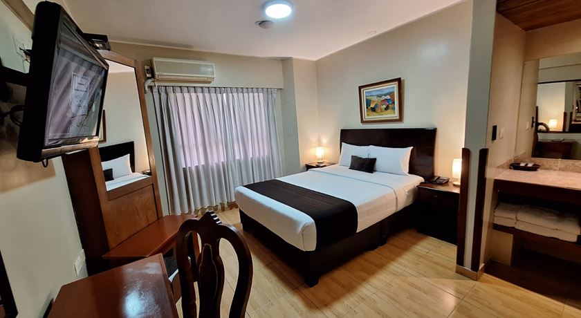 Epiqus Hotel-02